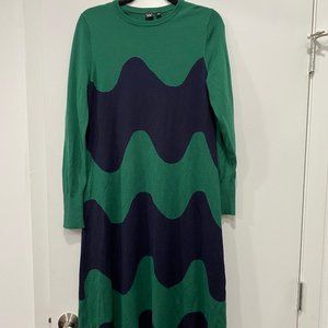 Marimekko x Uniqlo Green and Black Wool Blend Long Sleeve Maxi Dress in EUC